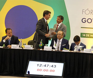 Wellington Dias entrega carta ao presidente eleito Jair Bolsonaro