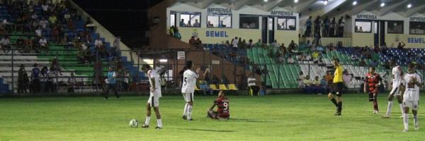 Flamengo-PI marca no fim e vence Cori-Sabbá de virada no Lindolfinho