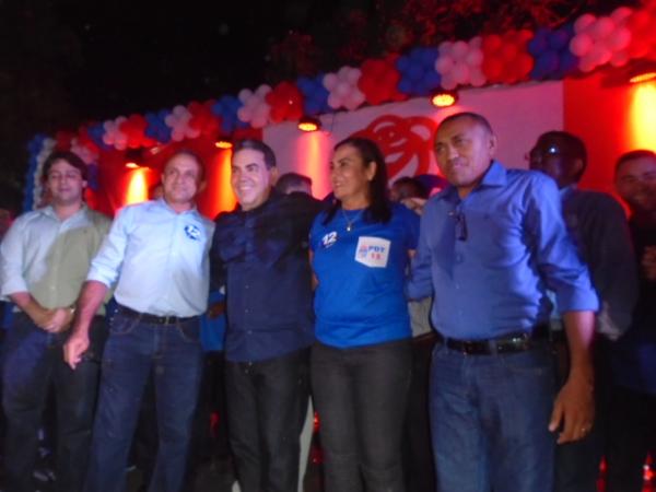 Em grande ato de filia&ccedil;&atilde;o, PDT lan&ccedil;a George Everson como pr&eacute;-candidato a prefeito de Floriano.(Imagem:FlorianoNews)