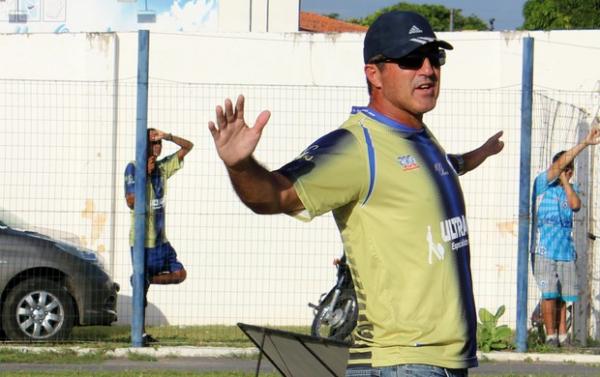 ada disso: Moroni afirma que decis&atilde;o de 2013 ser&aacute; diferente dos outros tr&ecirc;s t&iacute;tulos. Treinador foi campe&atilde;o em 2003 e 2009 pelo Flamengo-PI e no ano passado com o pr&oacute;prio Parnahyba.(Imagem:Josiel Martins)