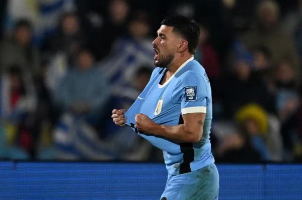 Arrascaeta comemora gol pelo Uruguai.(Imagem:Eitan ABRAMOVICH / AFP)