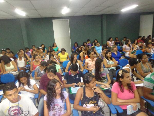 UESPI sediou 2&ordm; Encontro Interdisciplinar de debate sobre a drogadi&ccedil;&atilde;o em Floriano.(Imagem:FlorianoNews)
