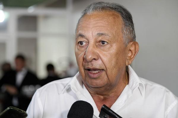 Pessoa diz que se sentia como carregador de malas do Firmino