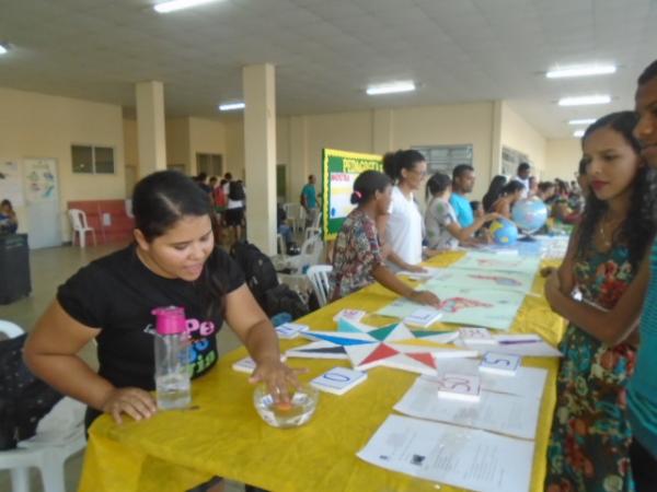 Acad&ecirc;micos da UFPI apresentam mostra sobre ensino da geografia.(Imagem:FlorianoNews)