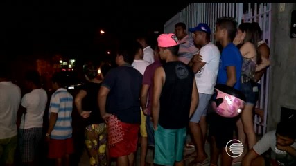Jovem é morto com quatro tiros na calçada de casa no bairro Piçarreira