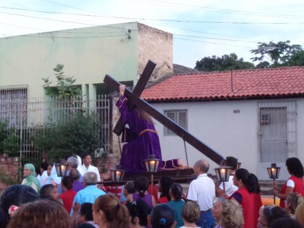 Procissão dos Passos marca a abertura da Semana Santa em Floriano