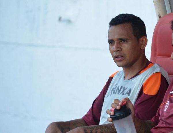 Jogador Piau&iacute; (&agrave; esquerda) atuou pela &uacute;ltima vez pelo Boa Esporte no dia 10 de outubro.(Imagem:Tiago Campos)