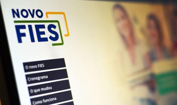 MEC prorroga prazo para renovação de contratos do Fies