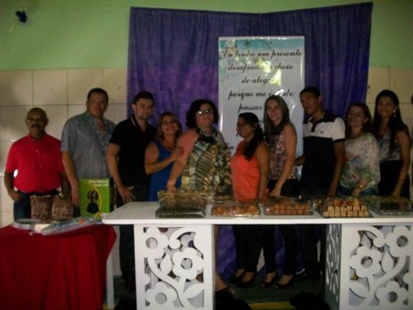 Escola Pequeno Príncipe realizou festa em comemoração ao Dia do Professor.(Imagem:FlorianoNews)