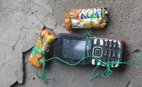 Opera&ccedil;&atilde;o apreendeu 37 celulares e 15 baterias na penitenci&aacute;ria Jos&eacute; de Ribamar Leite, em Teresina.(Imagem:Sejus - PI)