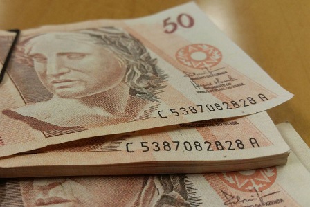 Quatro em cada 10 consumidores brasileiros devem até R$ 500