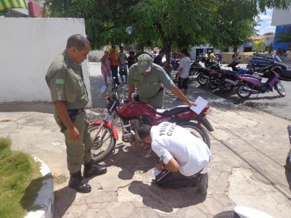 Polícia Militar prende homem com moto roubada em Floriano.(Imagem:FlorianoNews)