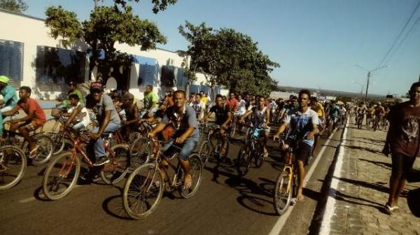 Passeio ciclístico abre programação de 121º aniversário de Floriano