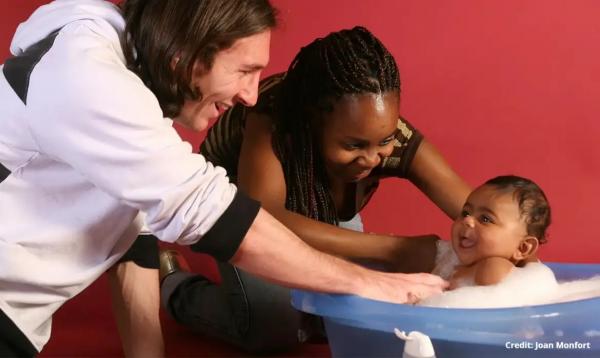 Lionel Messi, Bebê, Yamal, Banho(Imagem:JOAN MONFORT/UNICEF)