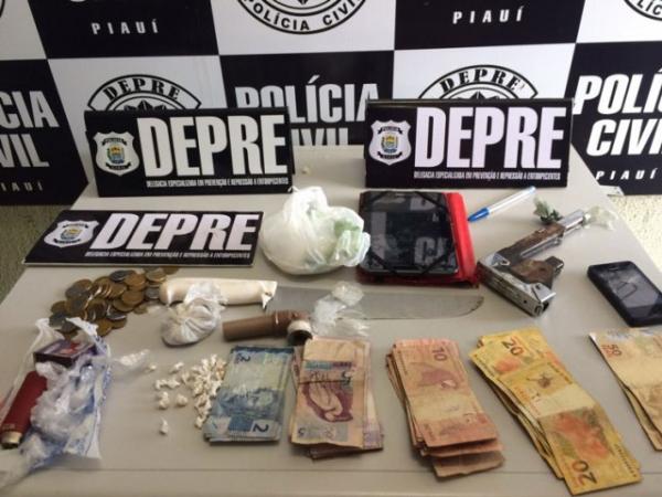 Irmãos são presos sob suspeita de tráfico de drogas na Macaúba.(Imagem:Cidadeverde.com)