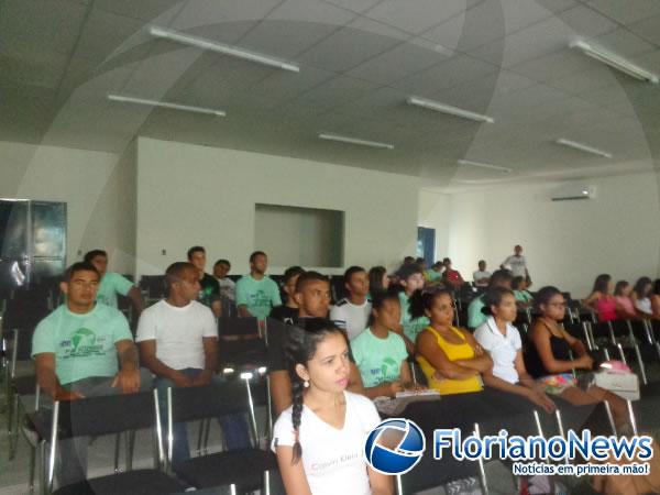 Professores participam de evento em comemora&ccedil;&atilde;o ao Dia do Proferssor de Educa&ccedil;&atilde;o F&iacute;sica.(Imagem:FlorianoNews)