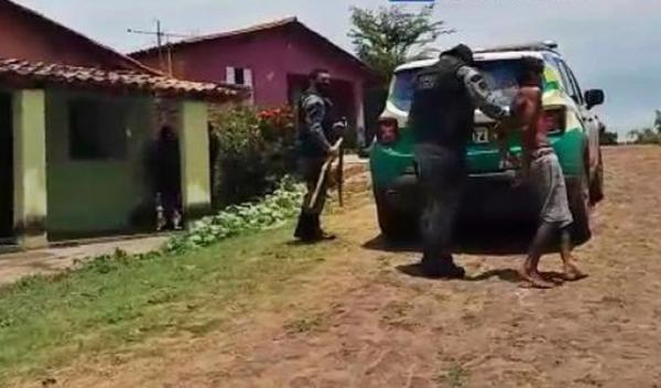 Homem &eacute; preso suspeito de maus tratos a uma cadela em Piripiri.(Imagem:Reprodu&ccedil;&atilde;o / Portal Piripiri Rep&oacute;rter)