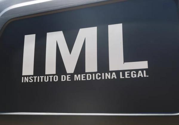O Serviço de Atendimento Móvel de Urgência (Samu) foi acionado e confirmou a morte da vítima no local. O suspeito do crime fugiu após o crime. O corpo da vítima foi encaminhado pa(Imagem:Reprodução)