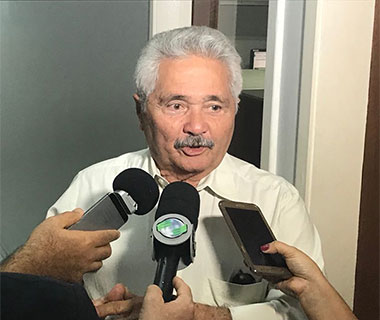 Elmano sobre plano de governo: "Wellington rasgou o de 2014"