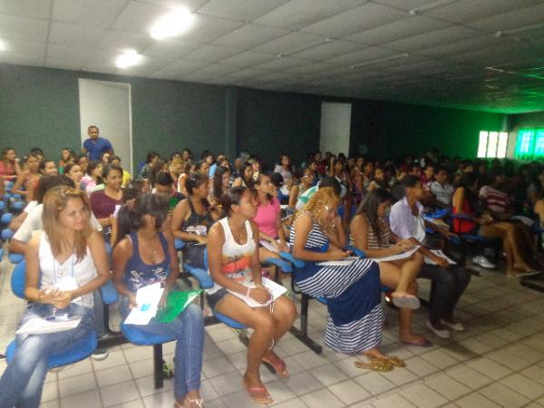UESPI sediou 2&ordm; Encontro Interdisciplinar de debate sobre a drogadi&ccedil;&atilde;o em Floriano.(Imagem:FlorianoNews)