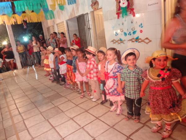 Muita anima&ccedil;&atilde;o no Arrai&aacute; da Escola da M&ocirc;nica. (Imagem:FlorianoNews)