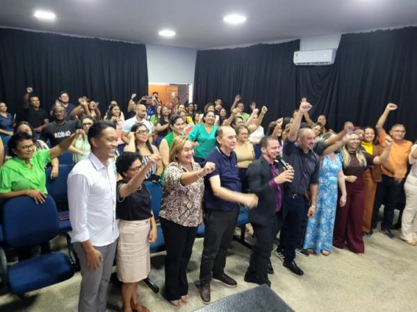 Prefeitura de Floriano em parceria com Associação Brincantes lança projetos educacionais voltados à rede municipal de ensino.(Imagem:Secom)