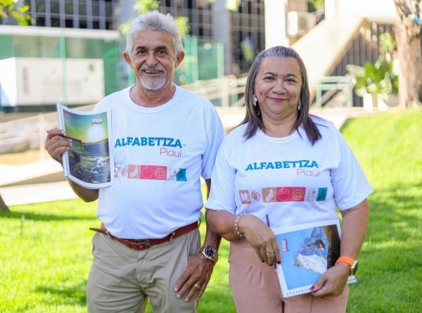 Seduc realiza o pagamento das primeiras bolsas para profissionais do Programa Alfabetiza Piauí