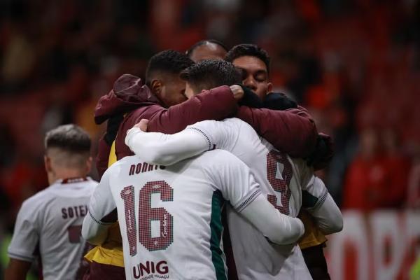 Fluminense comemora a vit&oacute;ria sobre o Inter.(Imagem:Maxi Franzoi/AGIF)