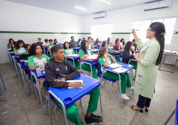 Professora em sala de aula da rede de ensino do Piauí.(Imagem:Divulgação)