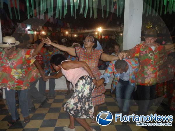 Secretaria de Assist&ecirc;ncia Social realizou arrai&aacute; da 3&ordf; idade em Floriano.(Imagem:FlorianoNews)