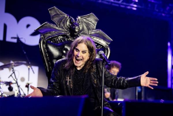 Fãs prestam homenagens a Ozzy Osbourne