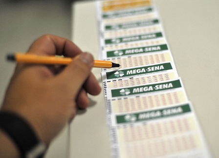 Mega-Sena pode pagar R$ 4 milhões no sorteio deste sábado (05)