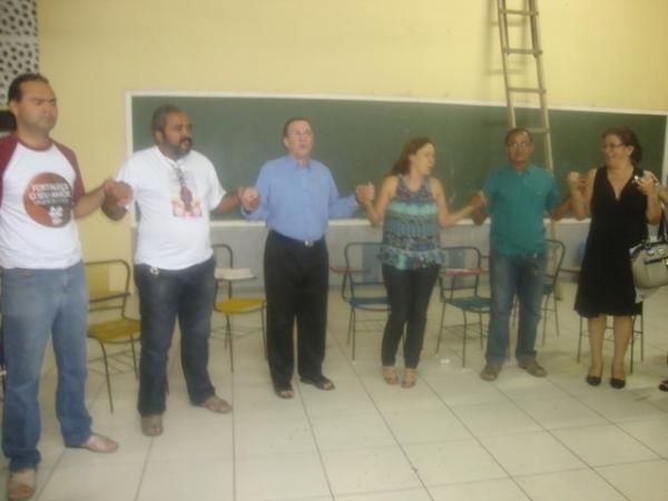 &Uacute;ltimos preparativos para a Festa Pop 100.(Imagem:FlorianoNews)