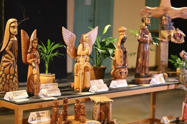 Entre as manifestações culturais que carregam forte identidade regional está a arte santeira, considerada uma das expressões mais tradicionais do estado.(Imagem:Ascom Sudarpi)