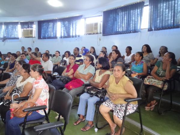 Greve dos Trabalhadores em Educa&ccedil;&atilde;o continua. (Imagem:FlorianoNews)