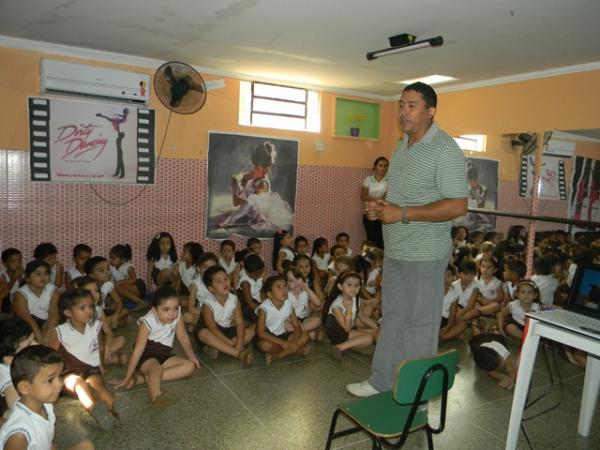 Escola Pequeno Príncipe realizou palestra de conscientização na Semana do Trânsito