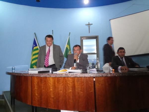 Sessão na Câmara debate merenda e transporte escolar