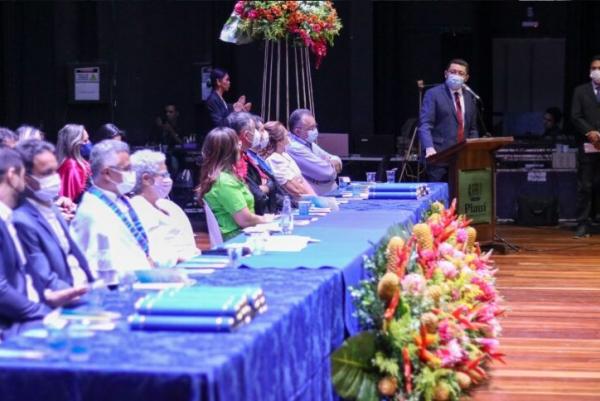 Formatura das primeiras turmas da Universidade Aberta do Piau&iacute;(Imagem:Divulga&ccedil;&atilde;o)
