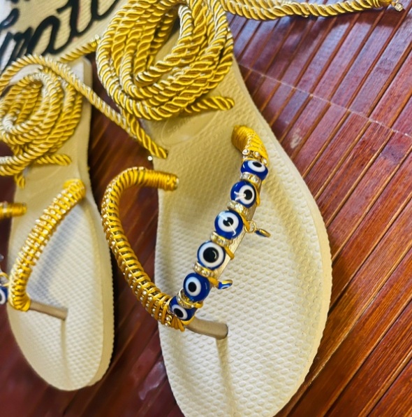 Empresária aposta na venda de chinelos customizados no Carnaval 2023