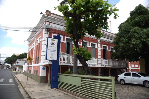 Bônus de R$ 600 foi pago retroativo e vai até 2024, garante secretário da Semec