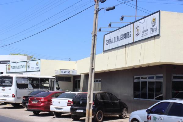 Ex-militar do Exército é preso tentando roubar arma de policial em serviço