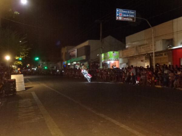 Cajueiro Motos promoveu Show de manobras com a Equipe For&ccedil;a e Ac&atilde;o em Floriano.(Imagem:FlorianoNews)
