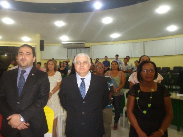 C&acirc;mara realiza Sess&atilde;o solene para entrega de T&iacute;tulos de Cidad&atilde;o Florianense.(Imagem:FlorianoNews)
