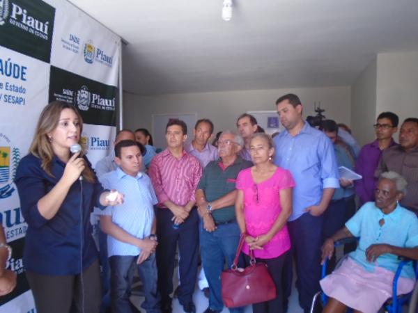 Secretários de Estado acompanham atendimento do projeto Passo a Frente em Floriano