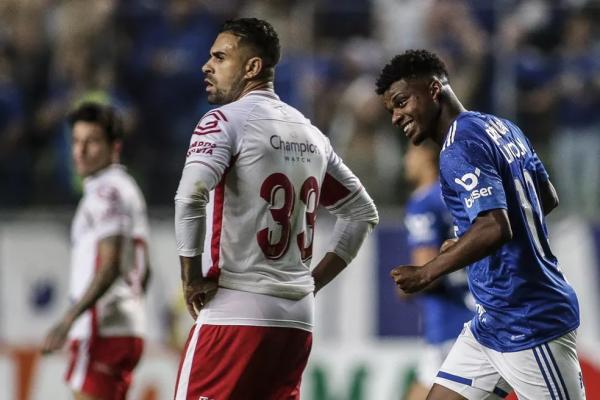  Lincoln comemora o primeiro gol pelo Cruzeiro.(Imagem:Cruzeiro/Divulga&ccedil;&atilde;o )
