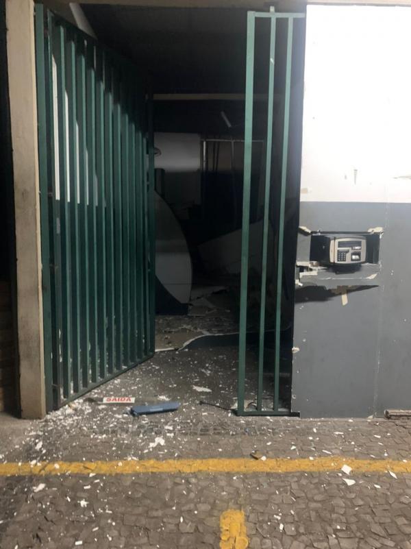 Criminosos explodem caixa eletrônico dentro de fábrica de bicicletas na Zona Sul de Teresina