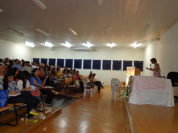 &Ecirc;xito Assessoria e Consultoria realiza II Congresso Florianense de Servi&ccedil;o Social.(Imagem:FlorianoNews)