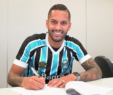 Grêmio anuncia contratação do volante Rômulo por empréstimo
