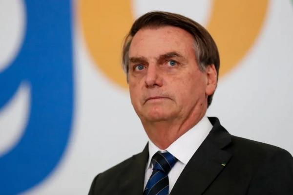 Bolsonaro viaja aos EUA e despreza rito democrático da transição