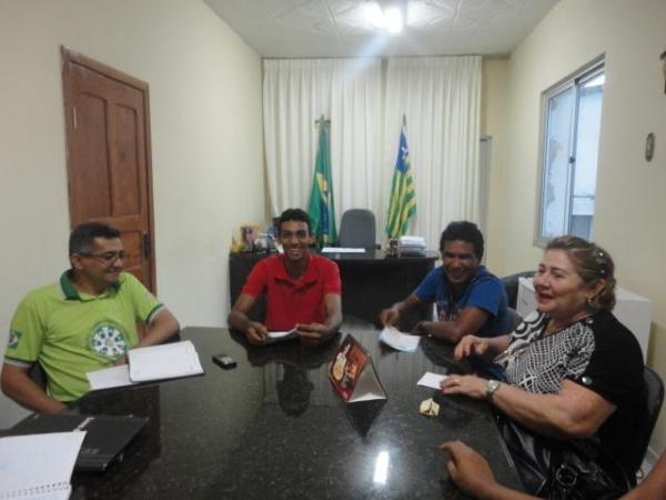 Altera&ccedil;&atilde;o no local da Confer&ecirc;ncia da Juventude em Floriano.(Imagem:FlorianoNews)